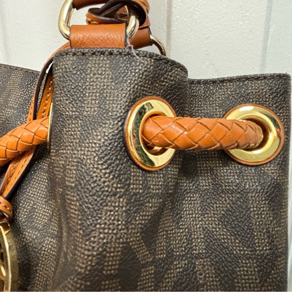 Michael Kors Handbag - Picture 3 of 9